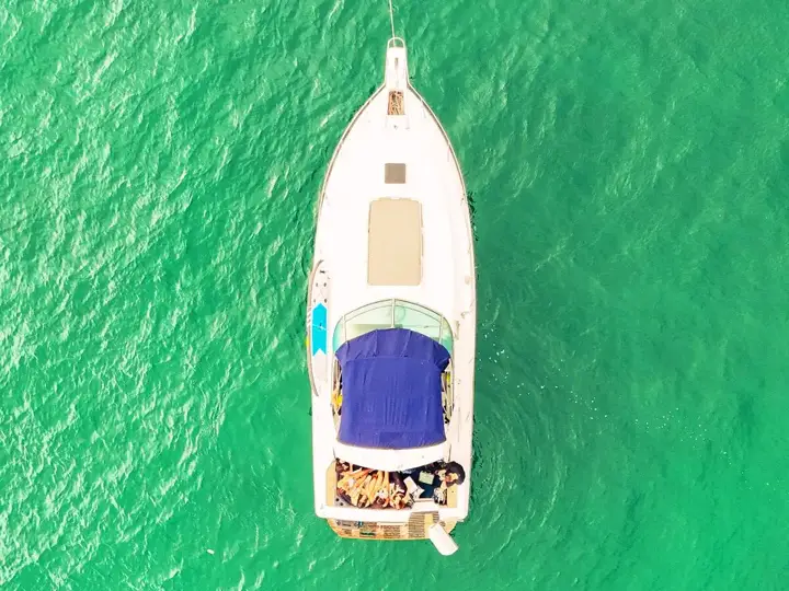 Sky One, renta de yate en Mazatlán