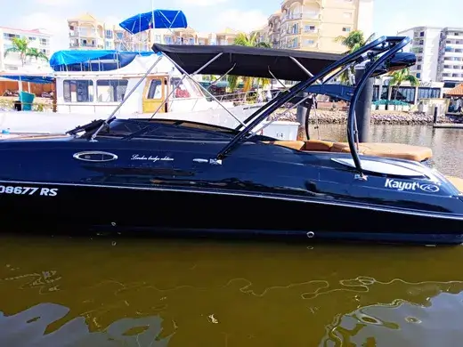 La Brasa, renta de yate en Mazatlán